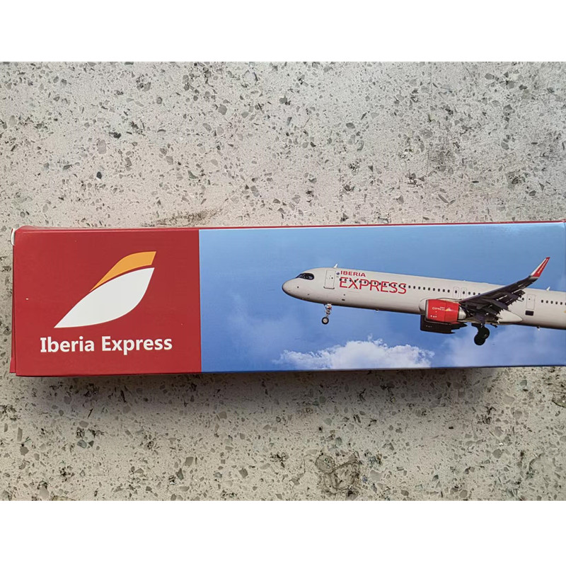 Model Airplane Plastic - New 1:200 Scale A321NEO Spain IBERIA