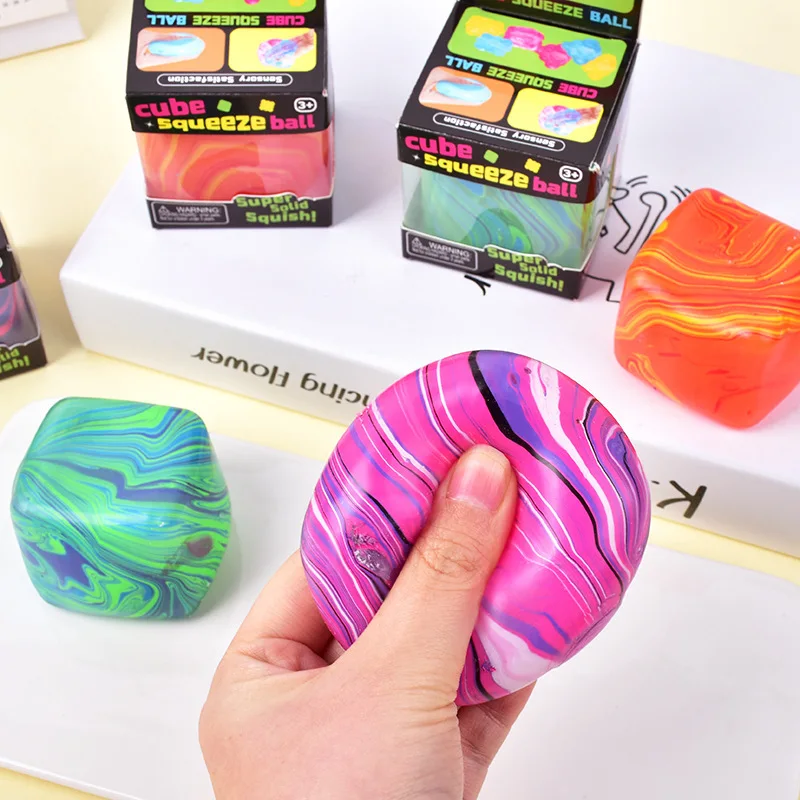 Flowstone ice cubes, squeeze a - đánh giá và giá Fidget Cube Original
